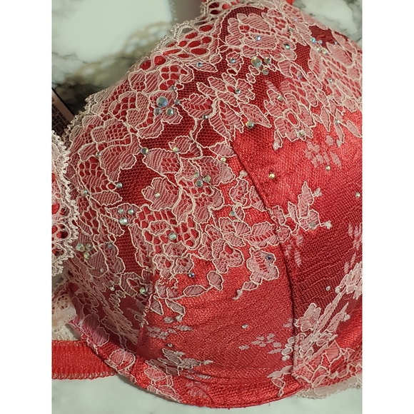 Victoria's Secret Dream Angels Pushup Bra - Picture 3 of 8